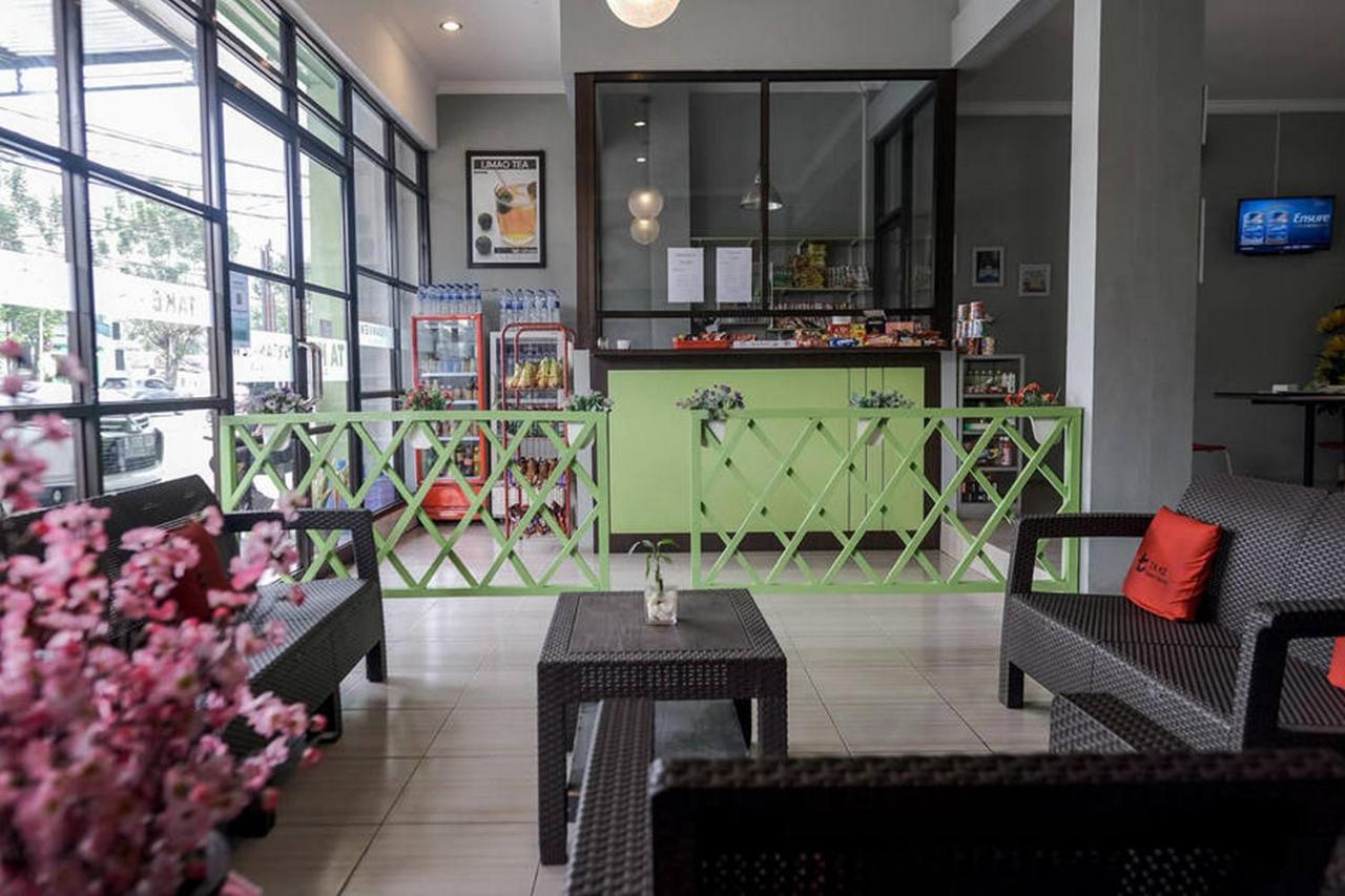 Urbanview Hotel Ta Ke Jelutung Puncak Jambi Exterior photo